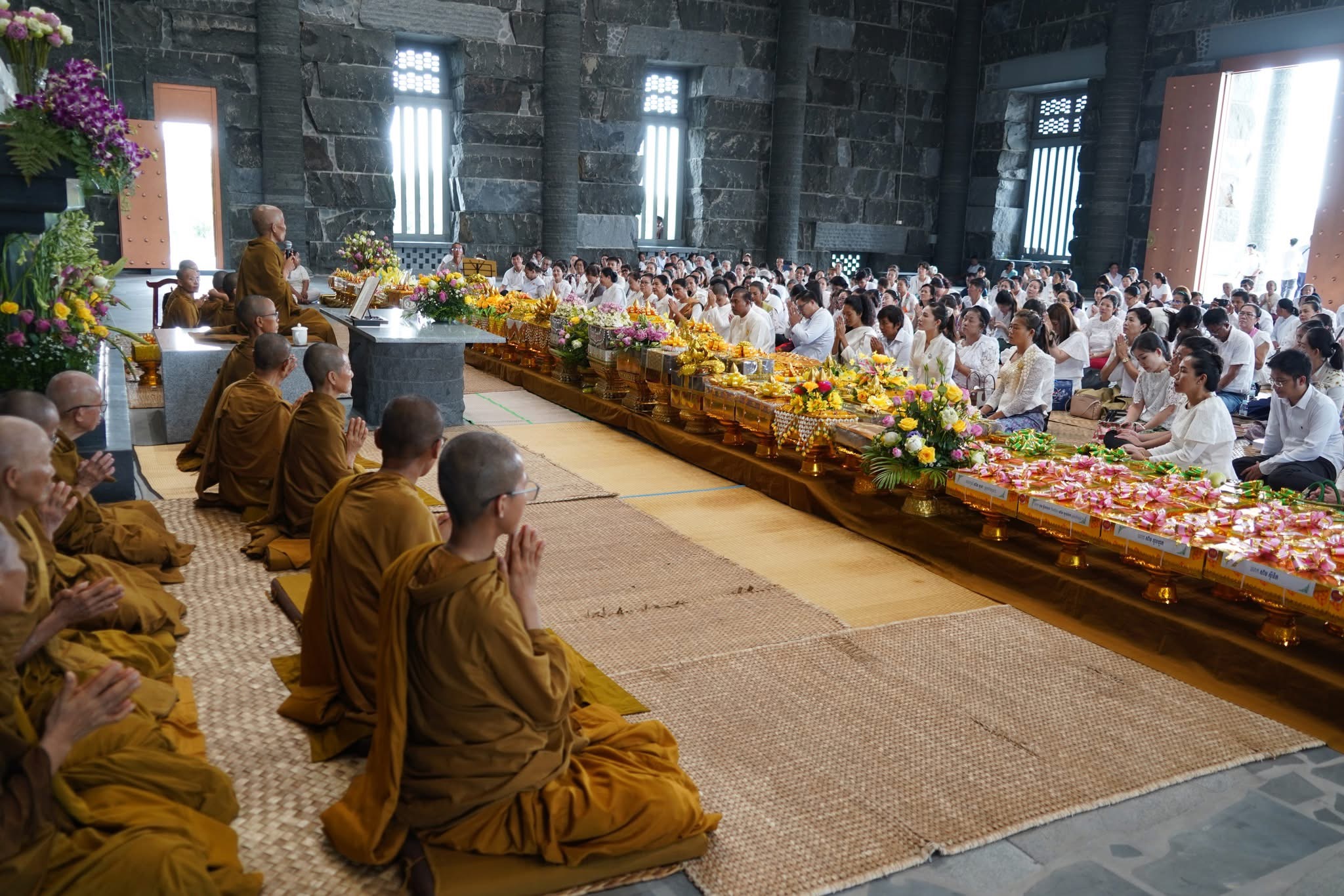 Maha Panna Vihara community offering ceremony